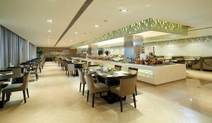 Daily buffet breakfast for a fee