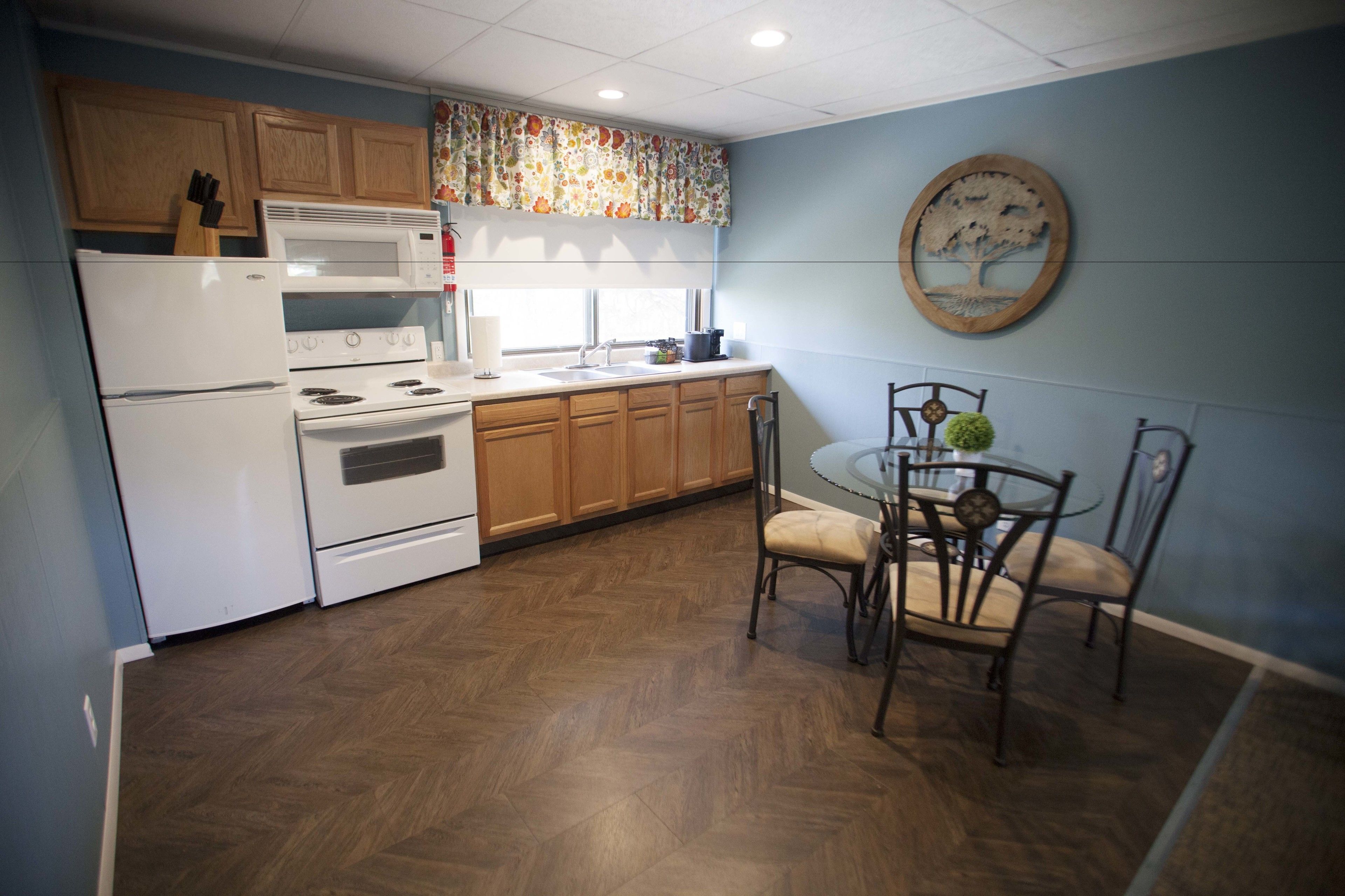 suite, 1 bedroom | private kitchen | fridge, microwave, coffee/tea maker