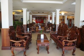 Área de estar no saguão