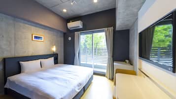 Premium bedding, individually decorated, individually furnished, desk