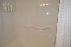 Hair dryer, towels - Hinton Lodge (Hinton)