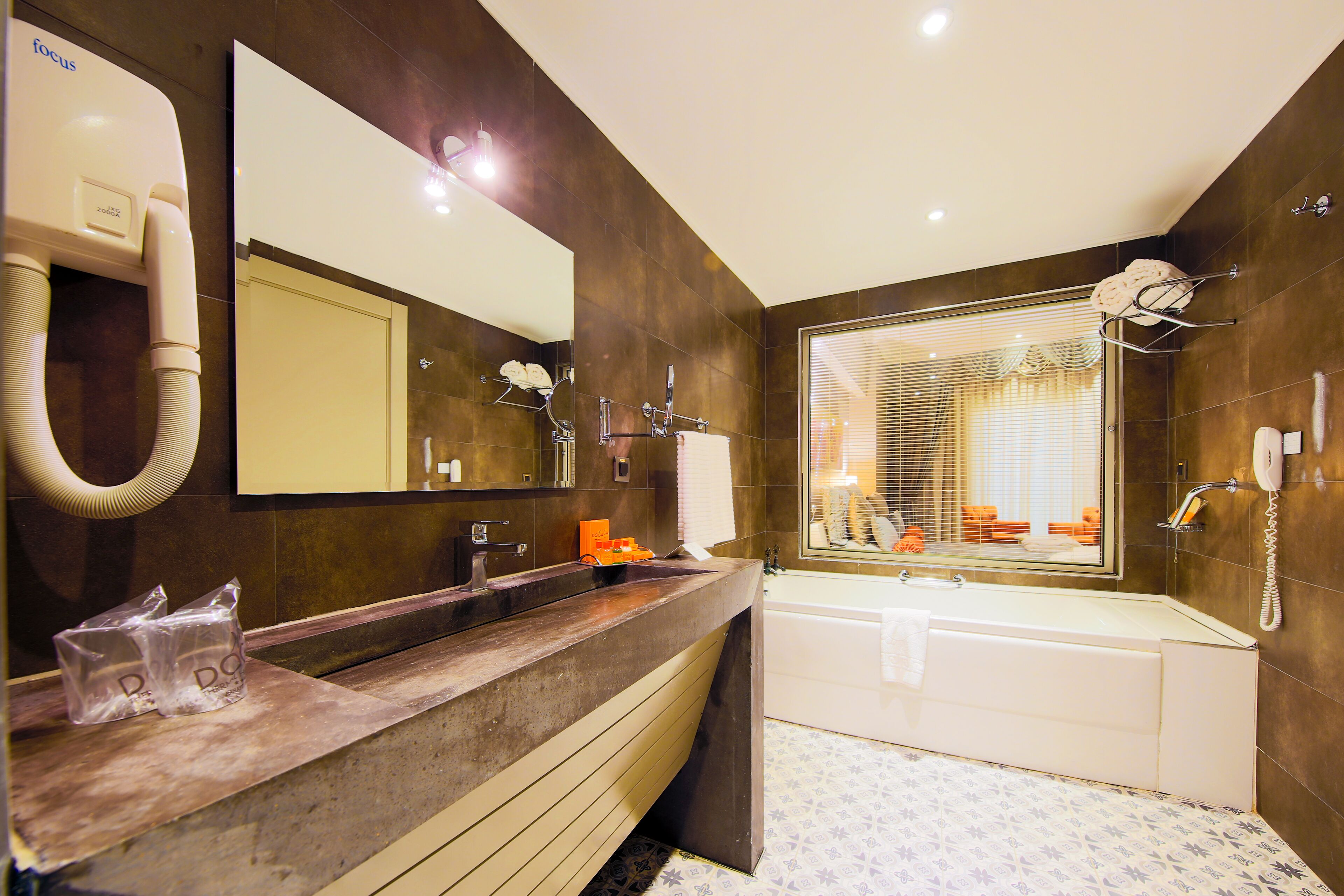 deluxe double room, 1 double bed | bathroom | separate bathtub and shower, spring water bathtub, free toiletries