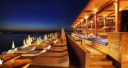Ceshme Plus Hotel