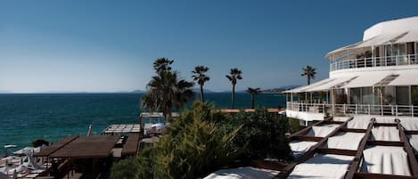 Private beach, free beach cabanas, sun loungers, beach umbrellas