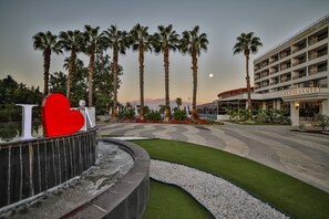 Fachada de la propiedad