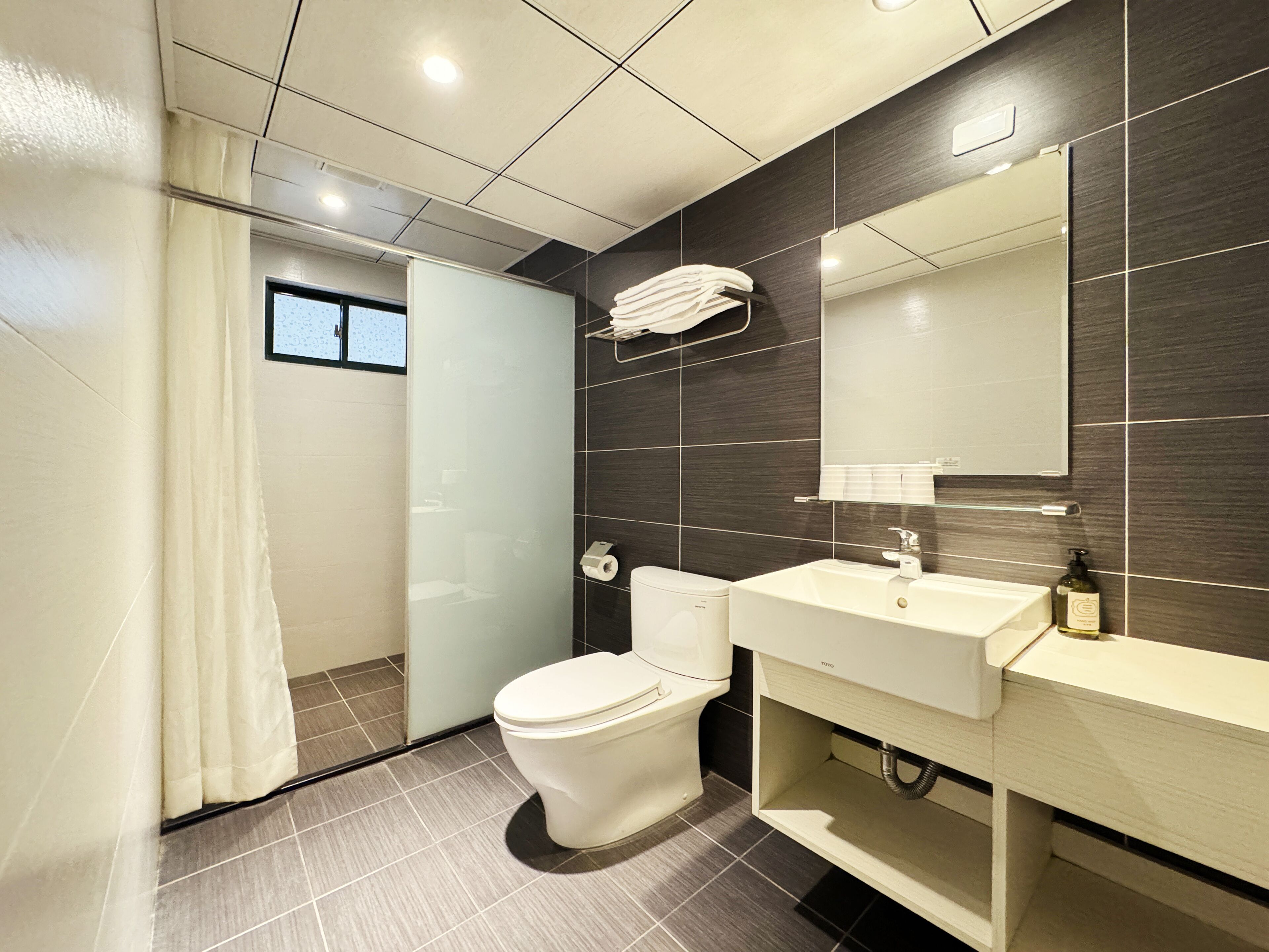 Executive Family Room | Bathroom