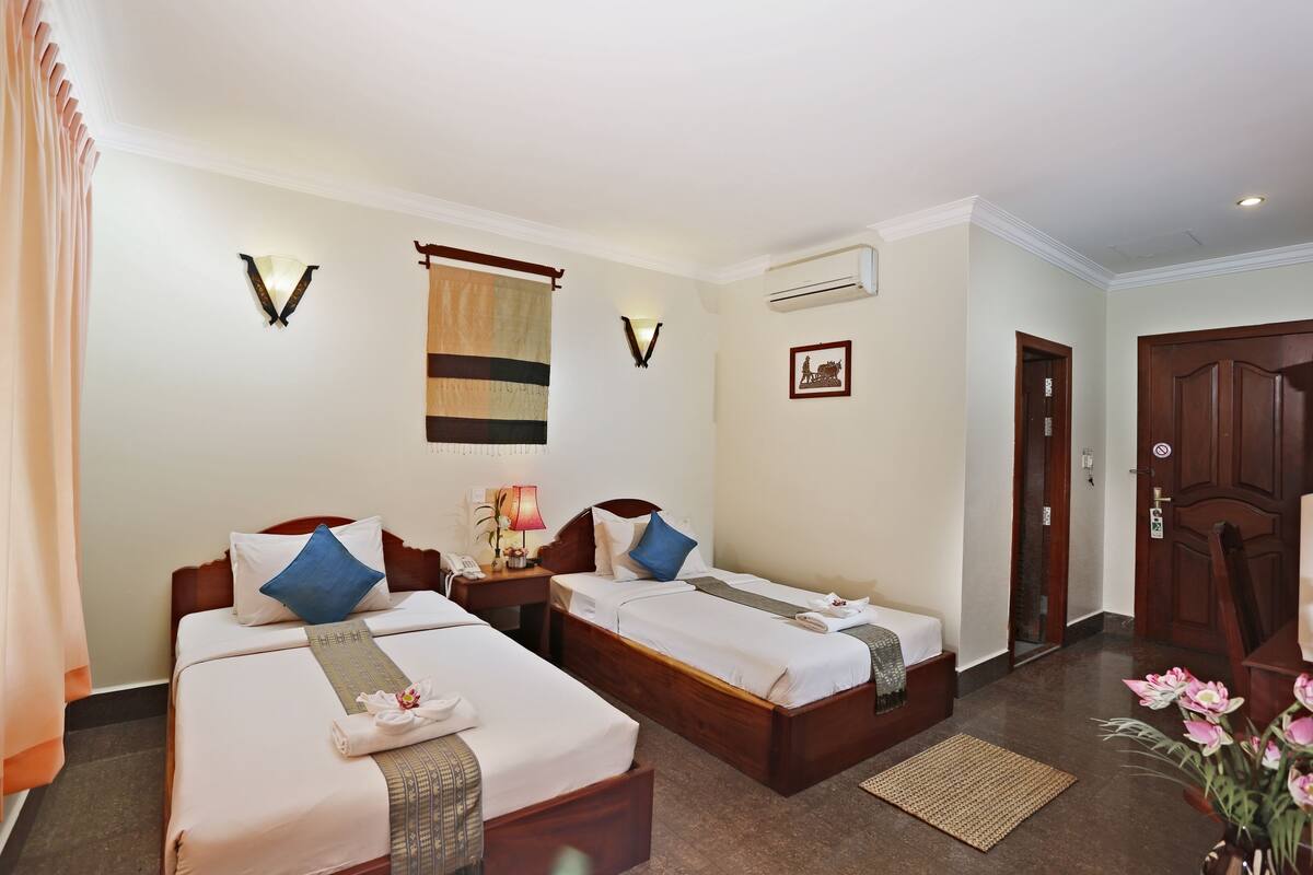 Minibar, in-room safe, desk, iron/ironing board (on request)