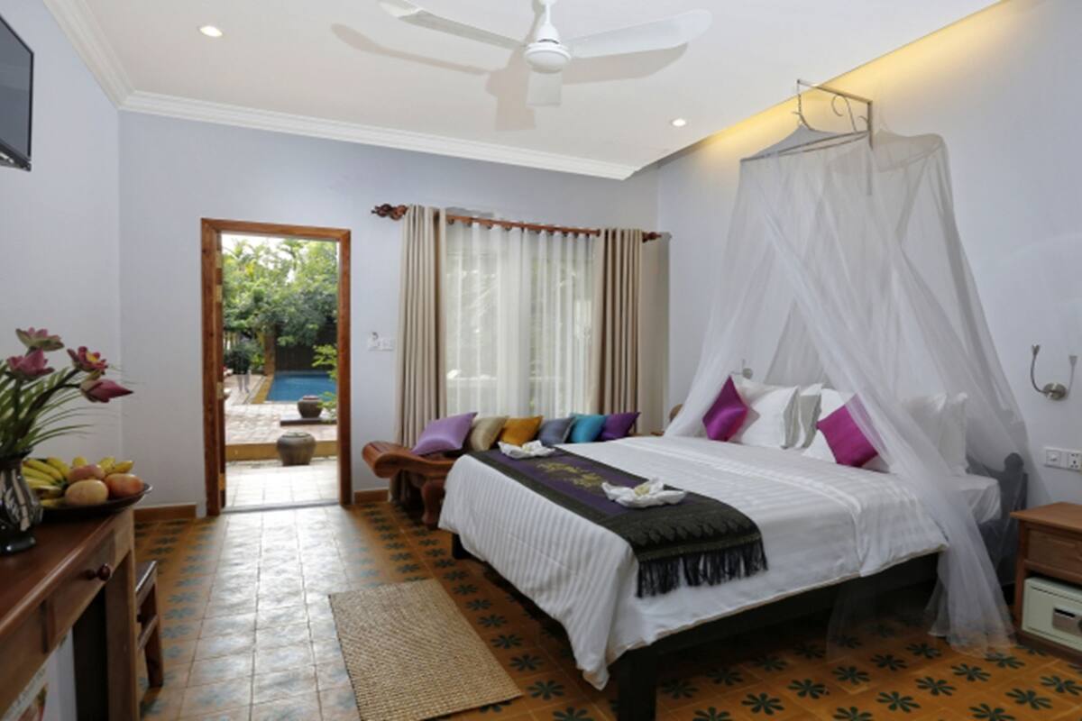 Deluxe Double Room, 1 Double Bed, Private Bathroom, Pool View | Minibar, in-room safe, desk, iron/ironing board (on request)