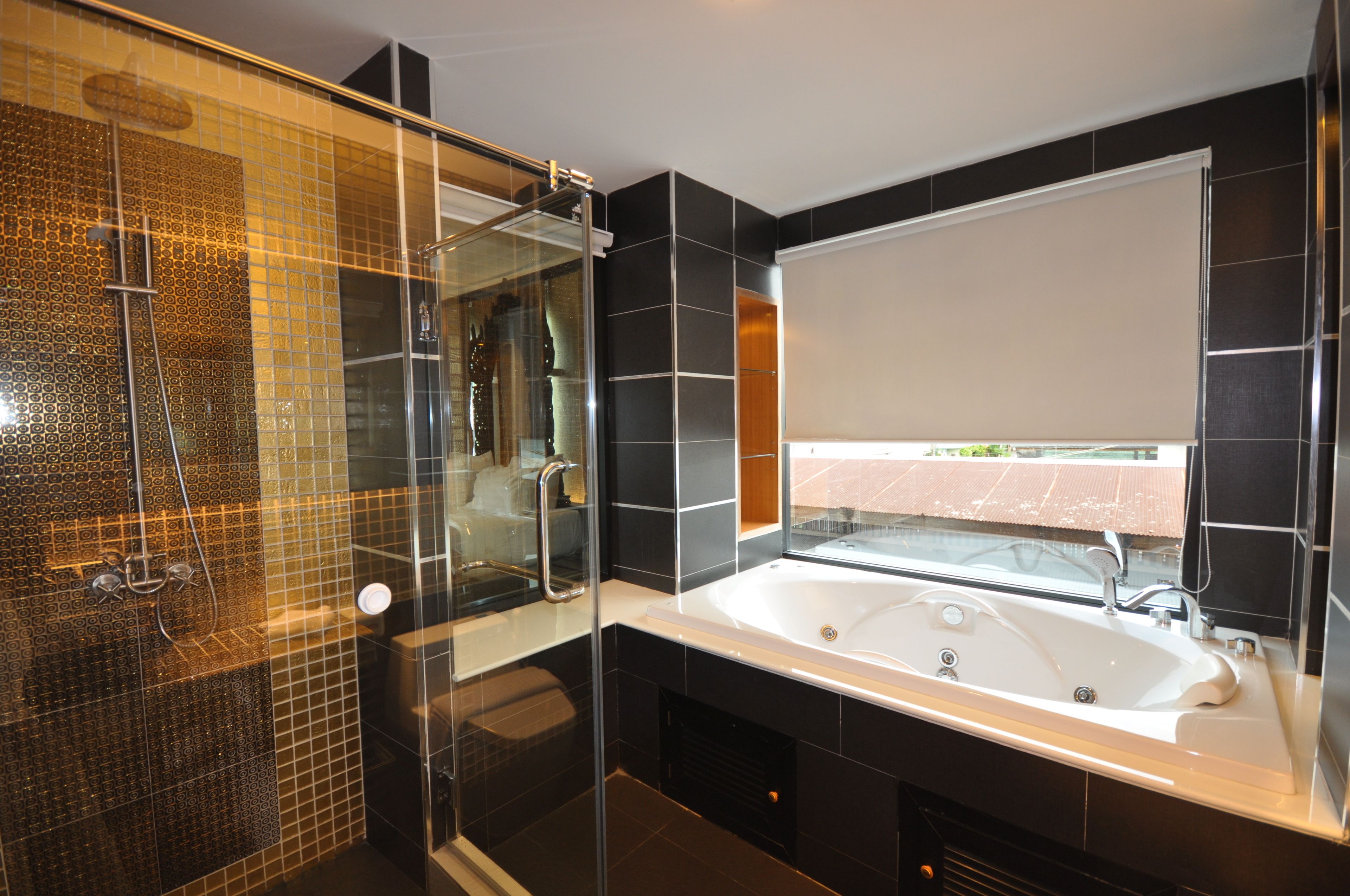 suite | bathroom | rainfall showerhead, free toiletries, hair dryer, towels