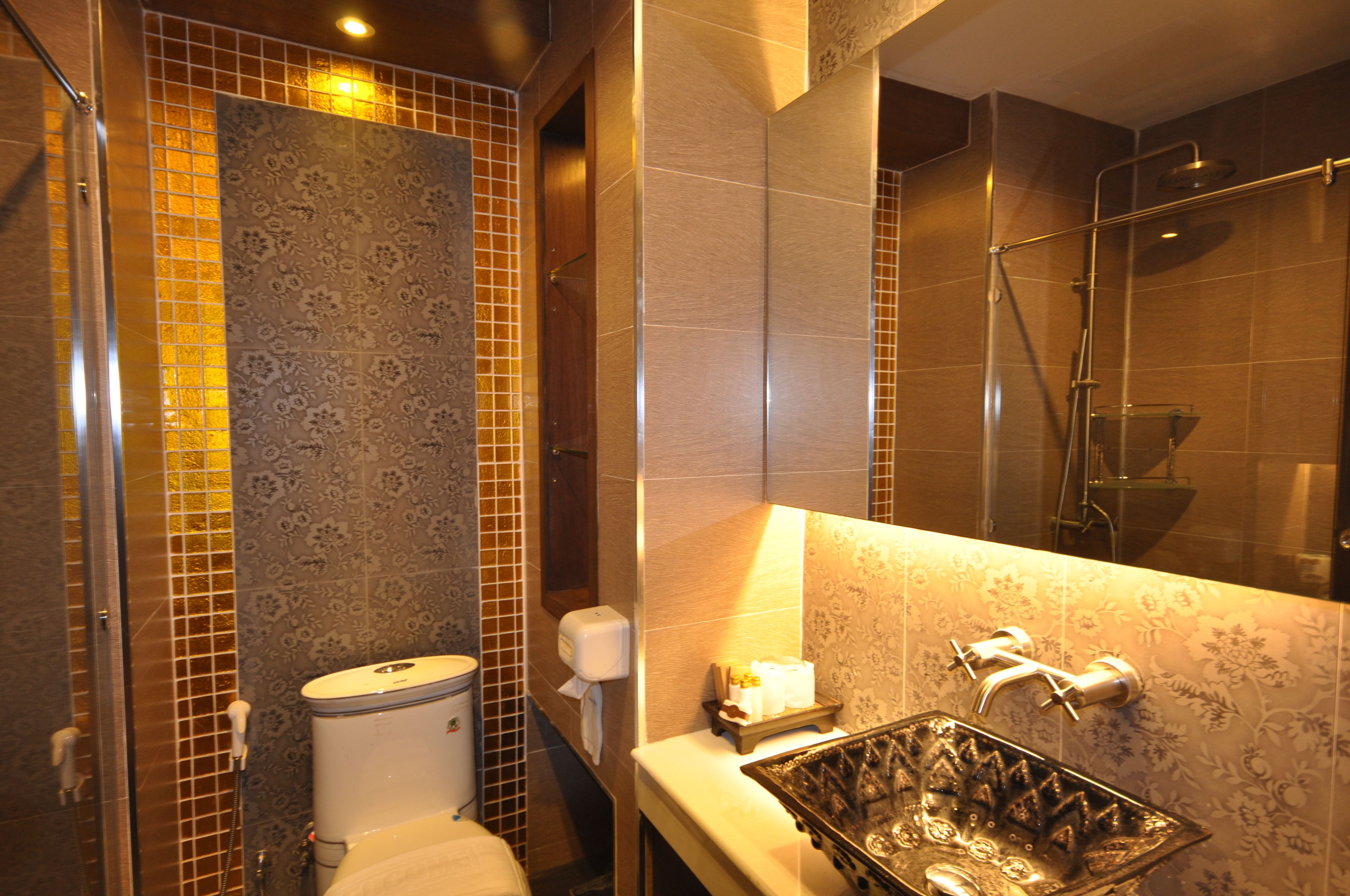 superior twin room, 2 single beds | bathroom | rainfall showerhead, free toiletries, hair dryer, towels