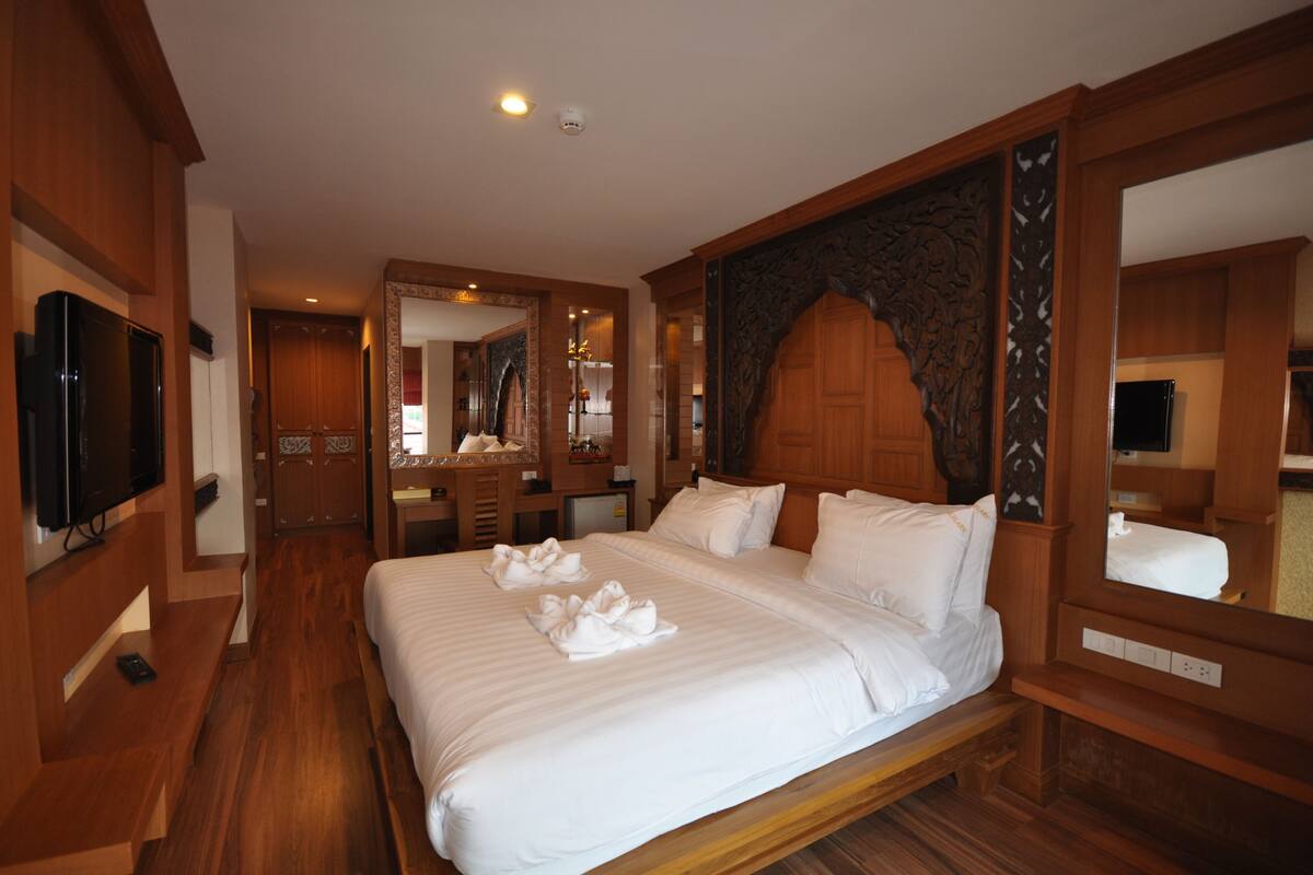 Superior Low Floor With Bathtub (No Balcony) | 客房內保險箱、遮光布/窗簾、免費無線上網