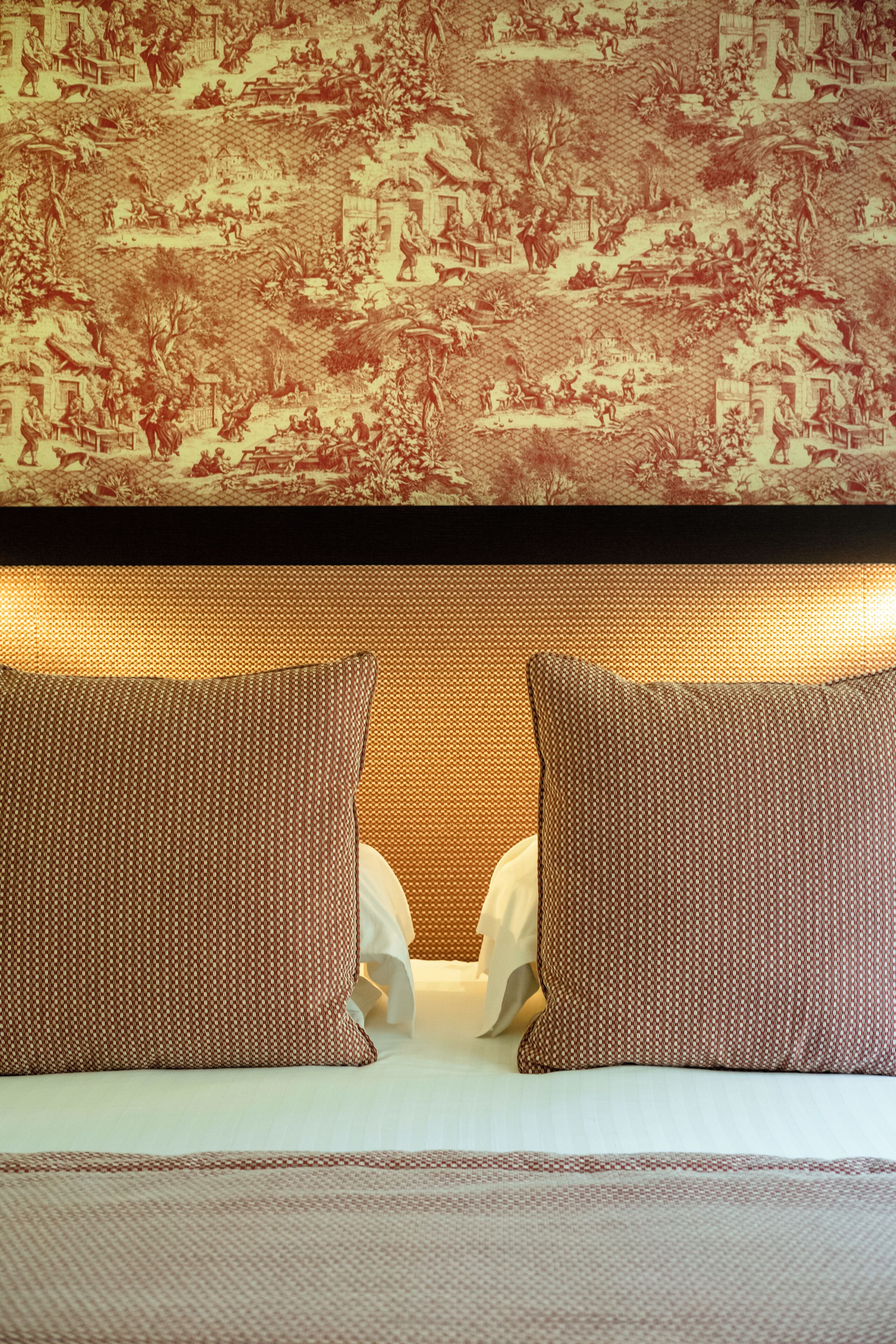 double room, air conditioning, ground floor | 1 bedroom, minibar, in-room safe, desk