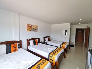 Phòng 3 | Bộ đồ giường cao cấp, trang bị nội thất với thiết kế riêng biệt