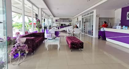 Phet Cha-am Plaza & Resort