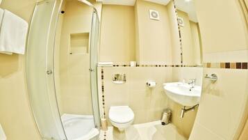 淋浴設備、免費梳洗用品、風筒、提供毛巾