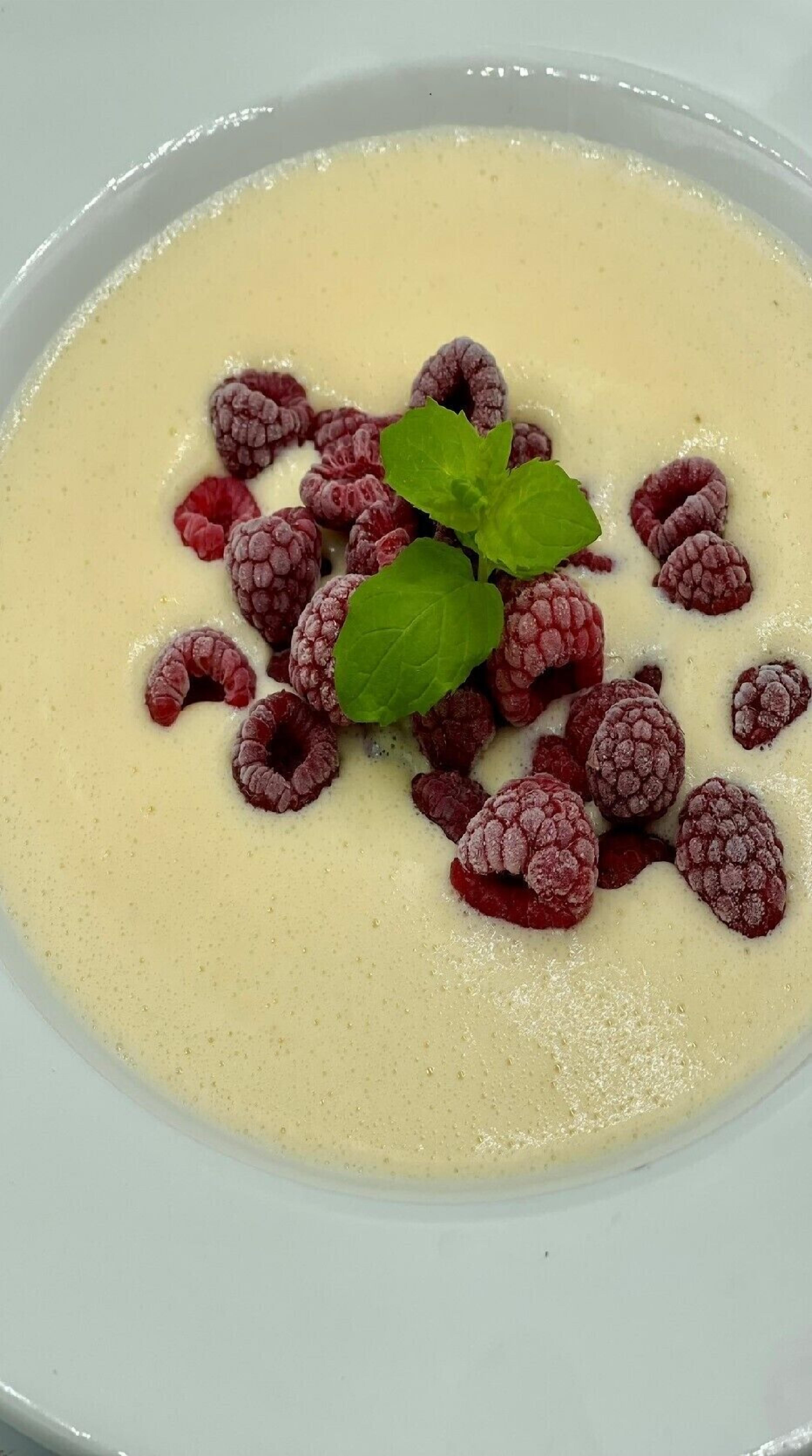 breakfast, lunch, dinner served; international cuisine