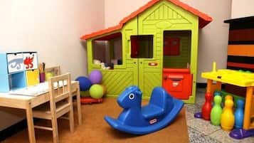 Área de juegos infantiles techada