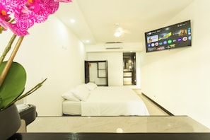 Panoramic Room, Ocean View | Premium bedding, down comforters, in-room safe, laptop workspace