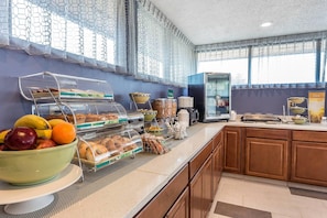 Free daily continental breakfast