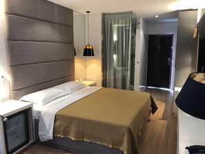 Suite Royal | Ropa de cama de alta calidad y caja de seguridad en la habitación 