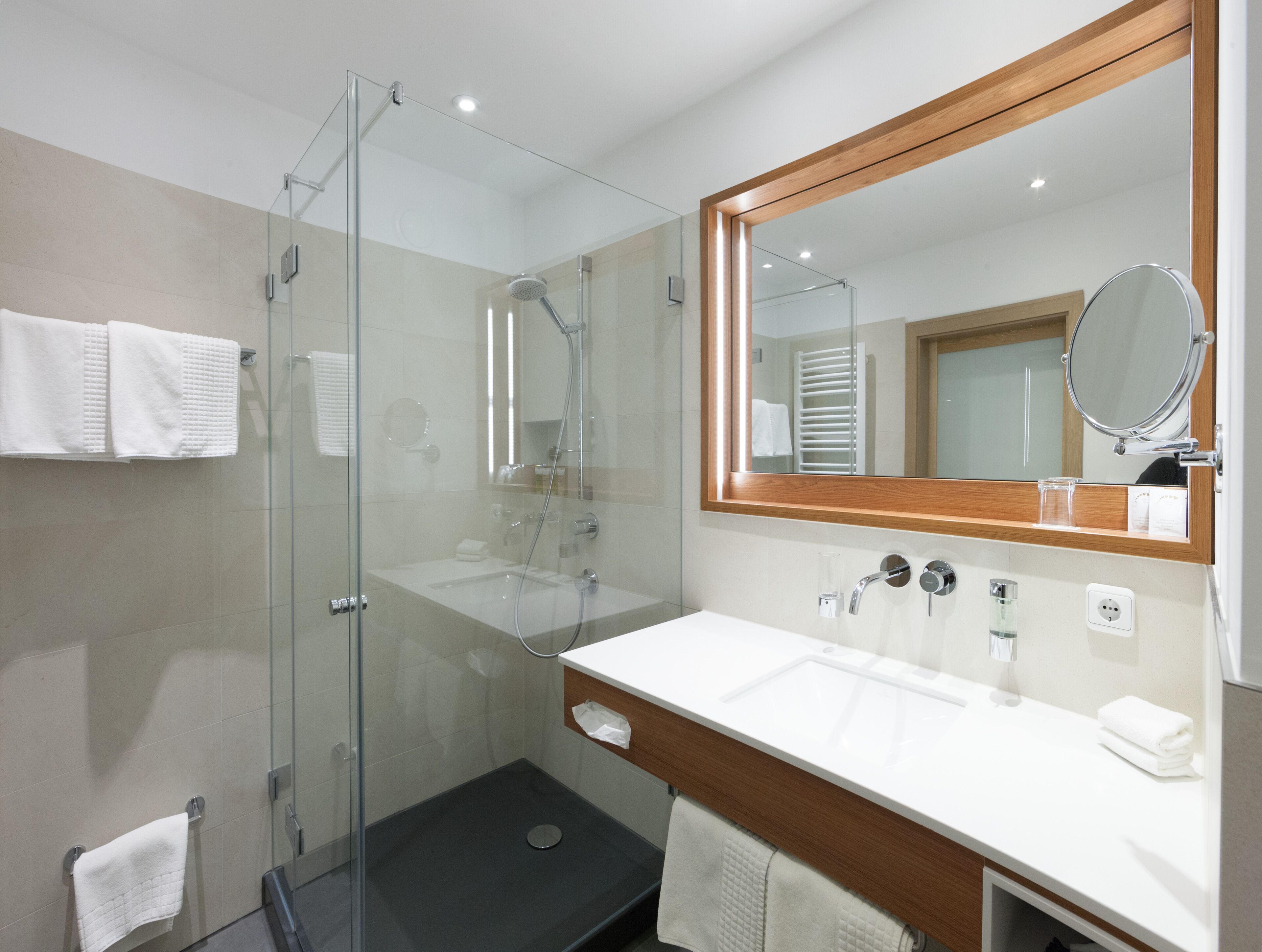 comfort double room | bathroom | shower, eco-friendly toiletries, hair dryer, towels