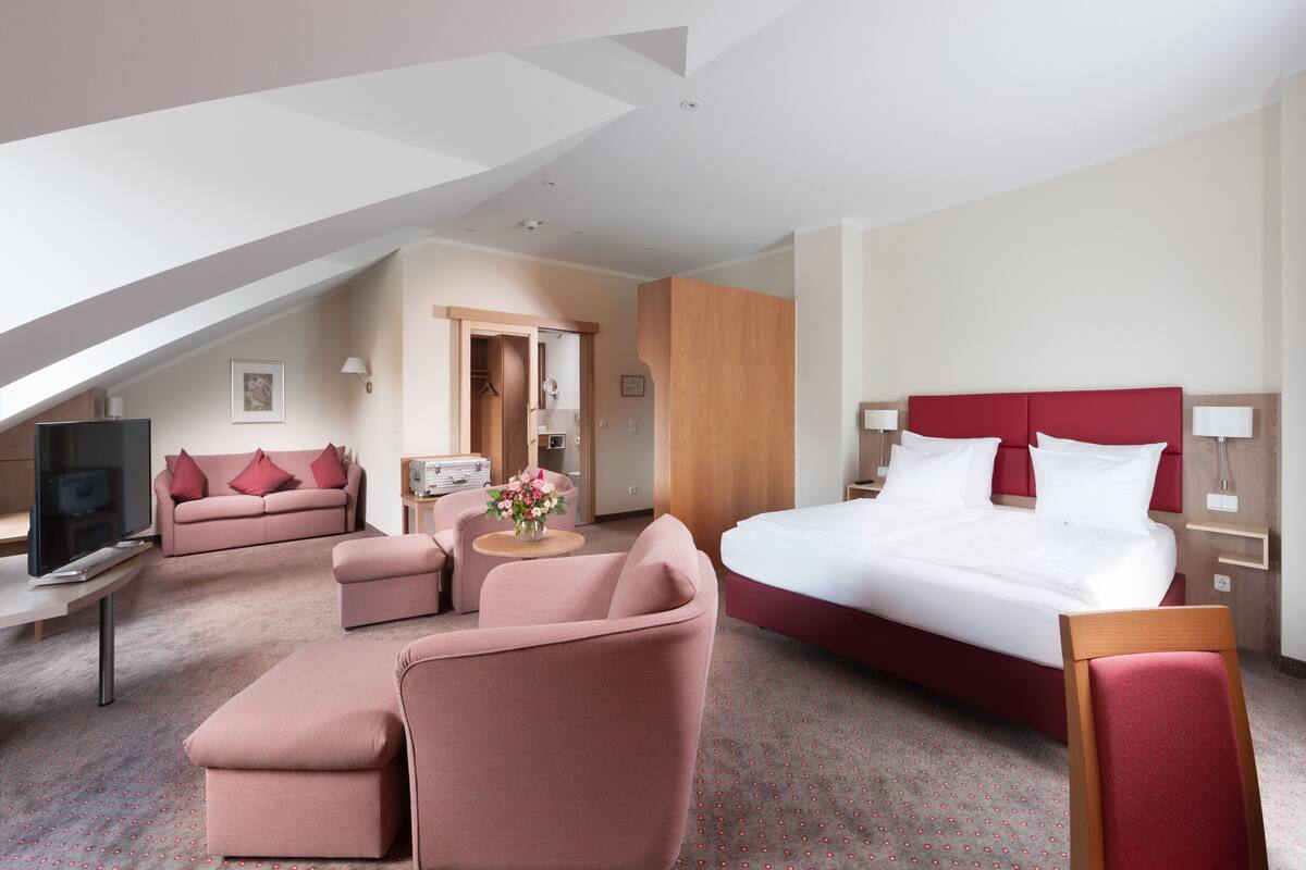 hypo-allergenic bedding, minibar, in-room safe, individually decorated