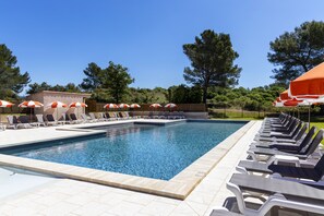 Seasonal outdoor pool, pool umbrellas, sun loungers