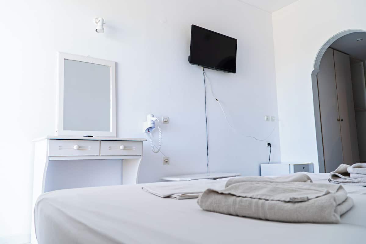 Basic Room Ground Floor | Iron/ironing board, bed sheets
