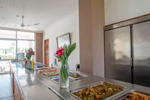 Free daily continental breakfast  - Ikaros Hotel (Zakynthos)
