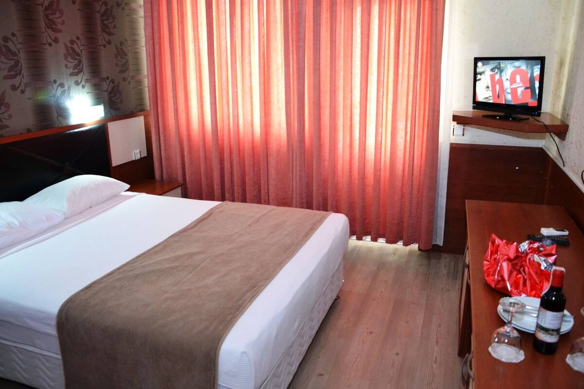 Standard Double or Twin Room, 1 Double or 2 Twin Beds | Iron/ironing board, free cribs/infant beds, free WiFi, bed sheets