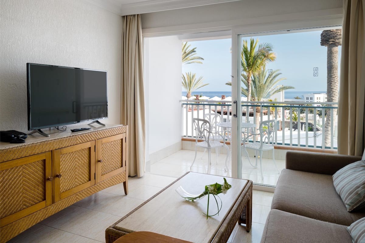 2 bedrooms, in-room safe, travel crib, free WiFi