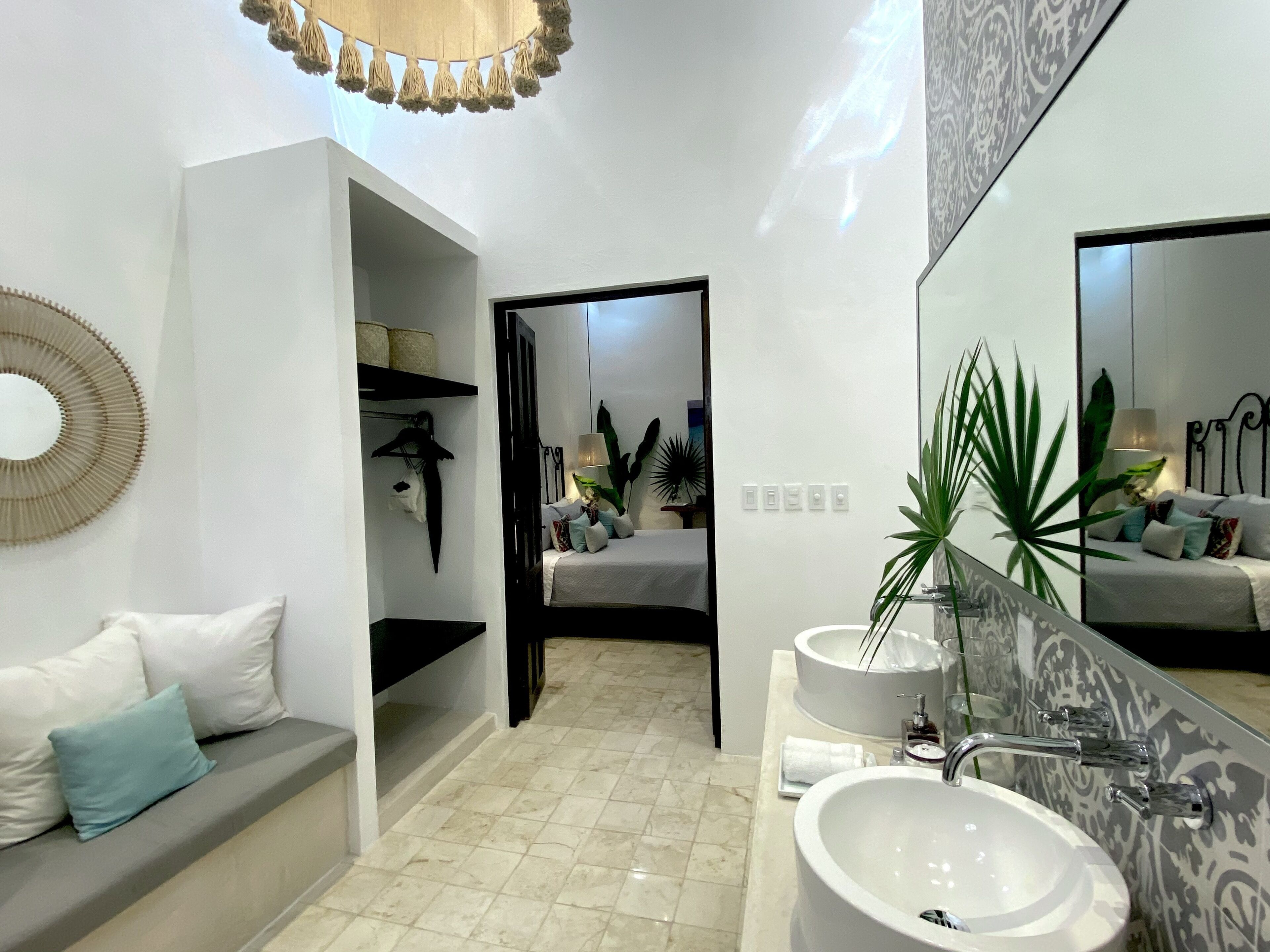 Suite, 1 King Bed (CAPITAL) | Bathroom | Shower, rainfall showerhead, designer toiletries, hair dryer