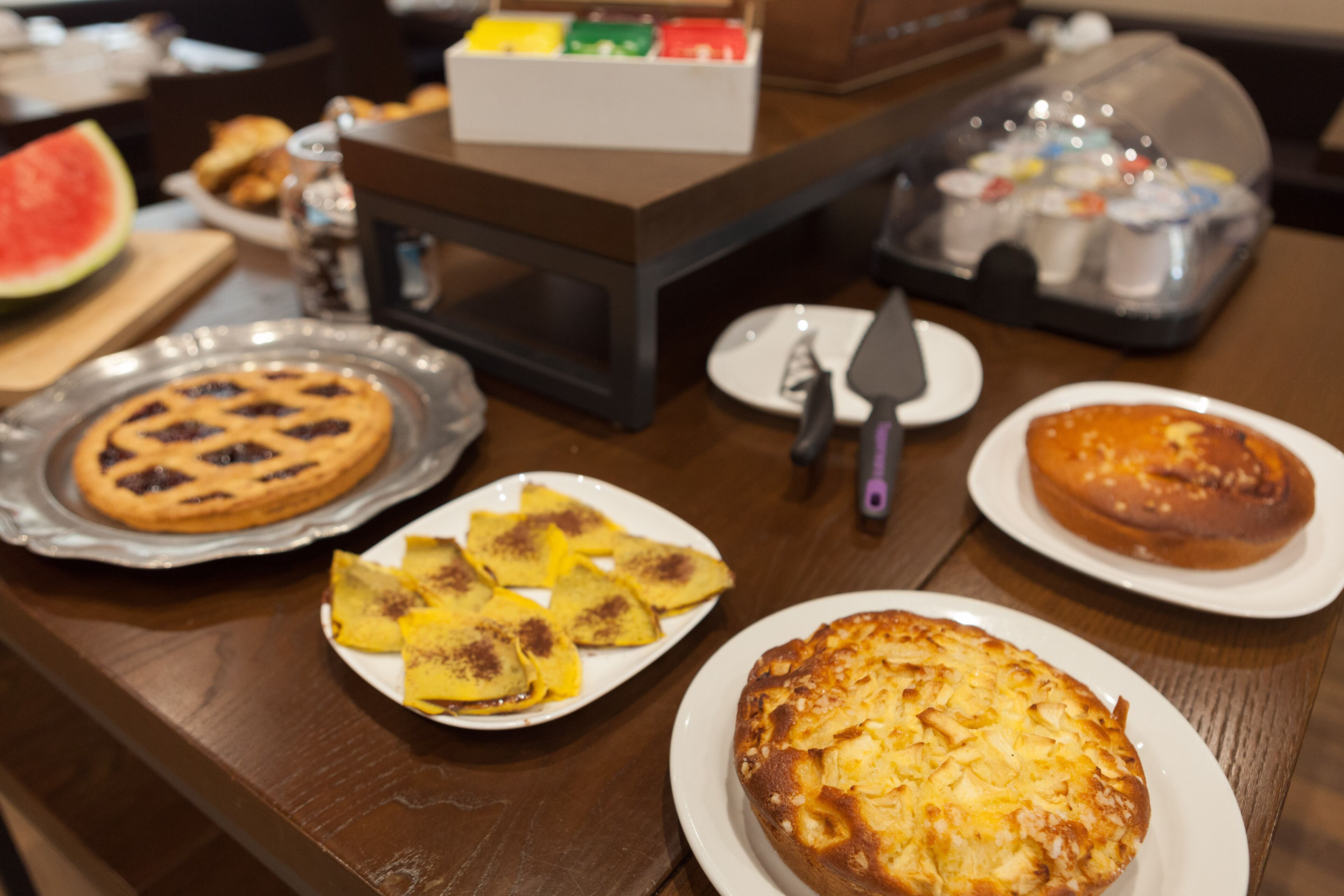 free buffet breakfast