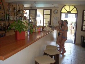 Bar (on property) - Annaliza Aparthotel (Corfu)