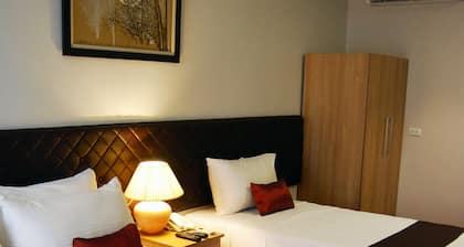 Capitol Central Hotel and Suites