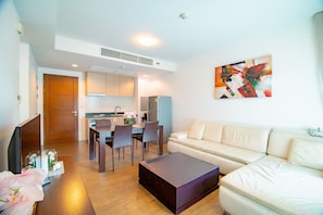 Appartement, 2 chambres (2 Bedrooms Apartment on 1st Floor) | 2 chambres, rideaux occultants, fer et planche à repasser, Wi-Fi gratuit