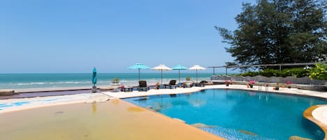 9 piscinas al aire libre