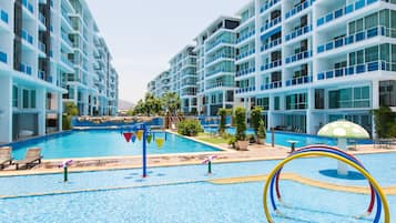 9 outdoor pools