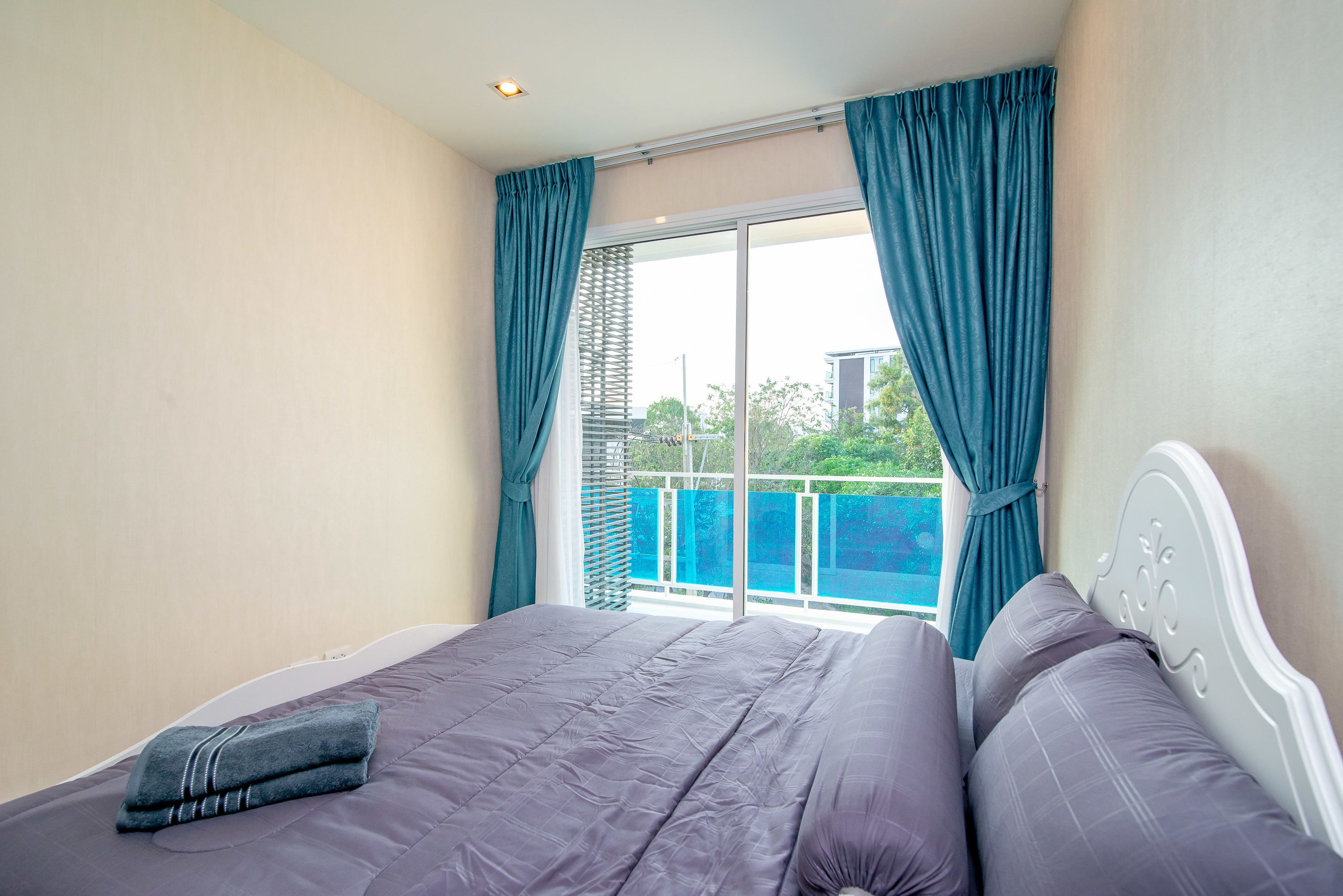 Signature Apartment, 2 Bedrooms, Non Smoking, Kitchenette | 2 bedrooms, individually decorated, individually furnished