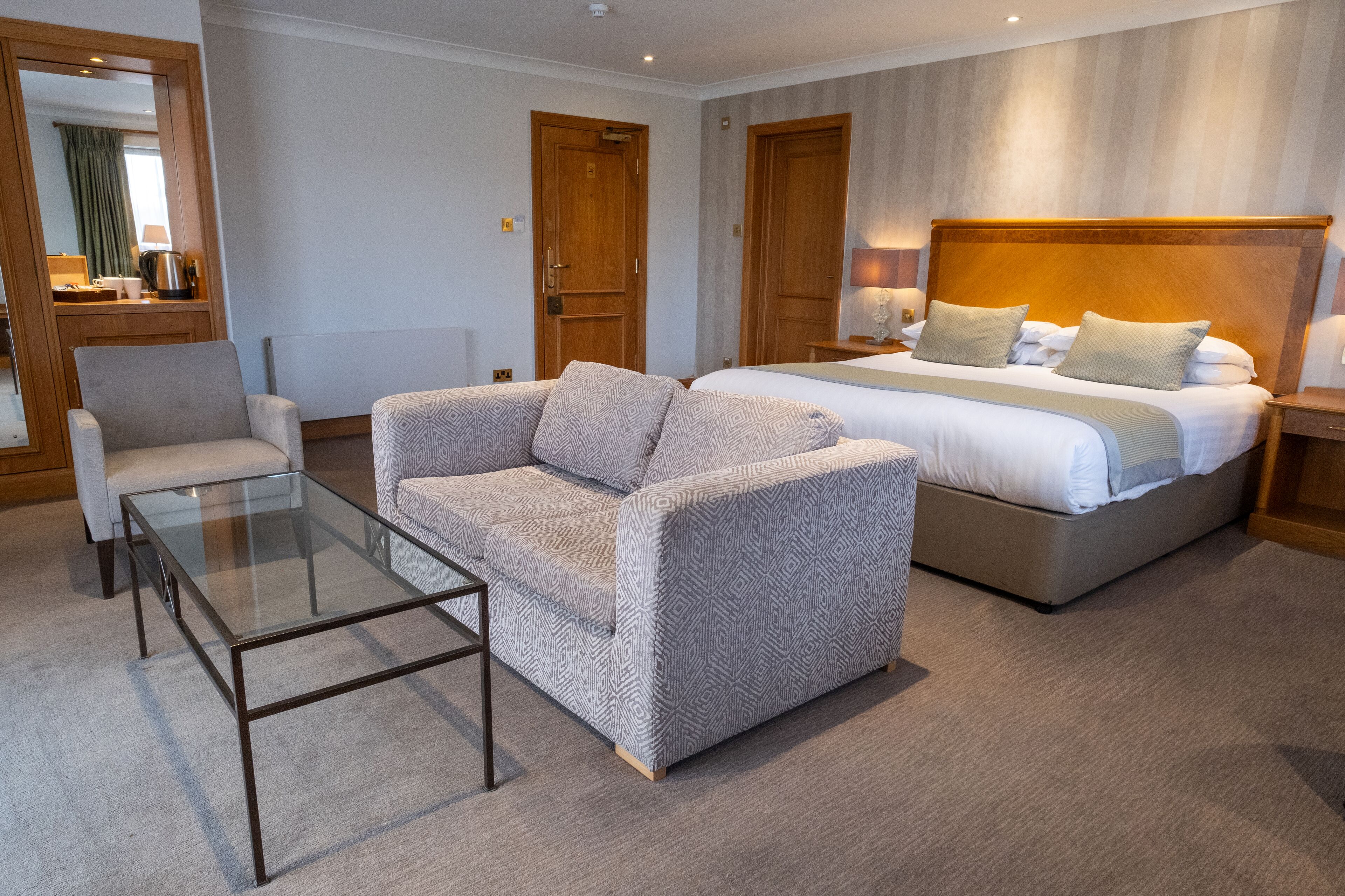 executive double or twin room | 1 bedroom, hypo-allergenic bedding, in-room safe, desk