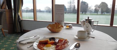Daily full breakfast (GBP 20 per person)