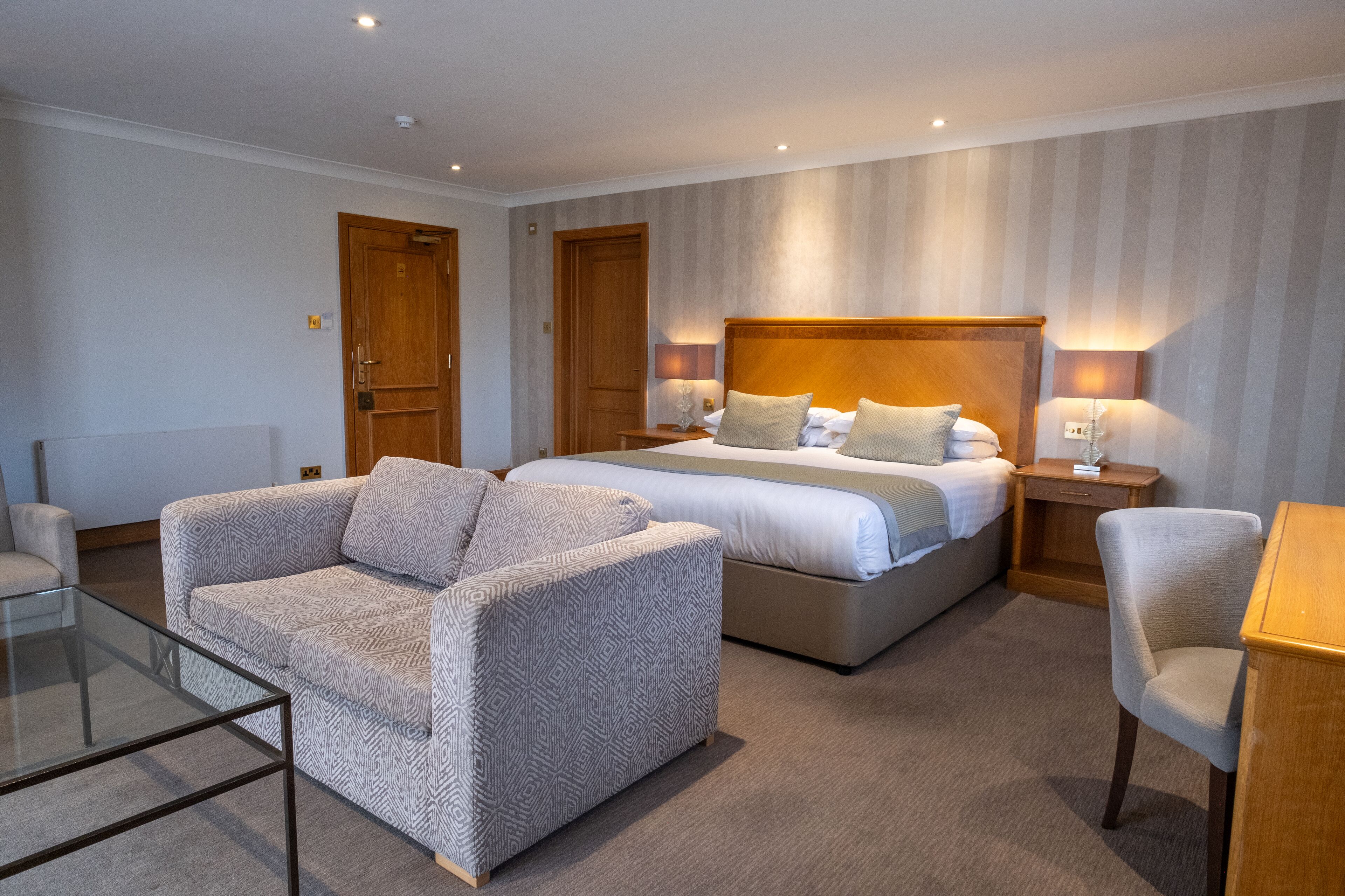 executive double or twin room | 1 bedroom, hypo-allergenic bedding, in-room safe, desk