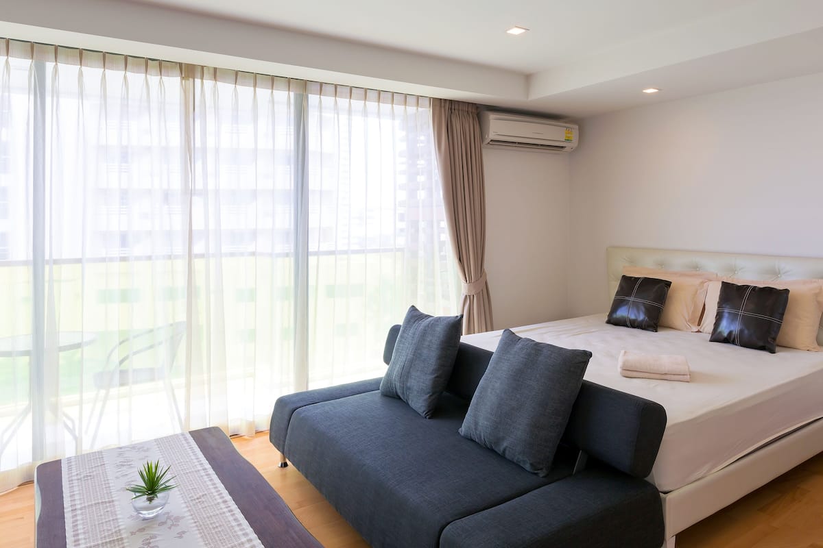 Studio, Garden View | 1 bedroom, in-room safe, individually decorated, individually furnished