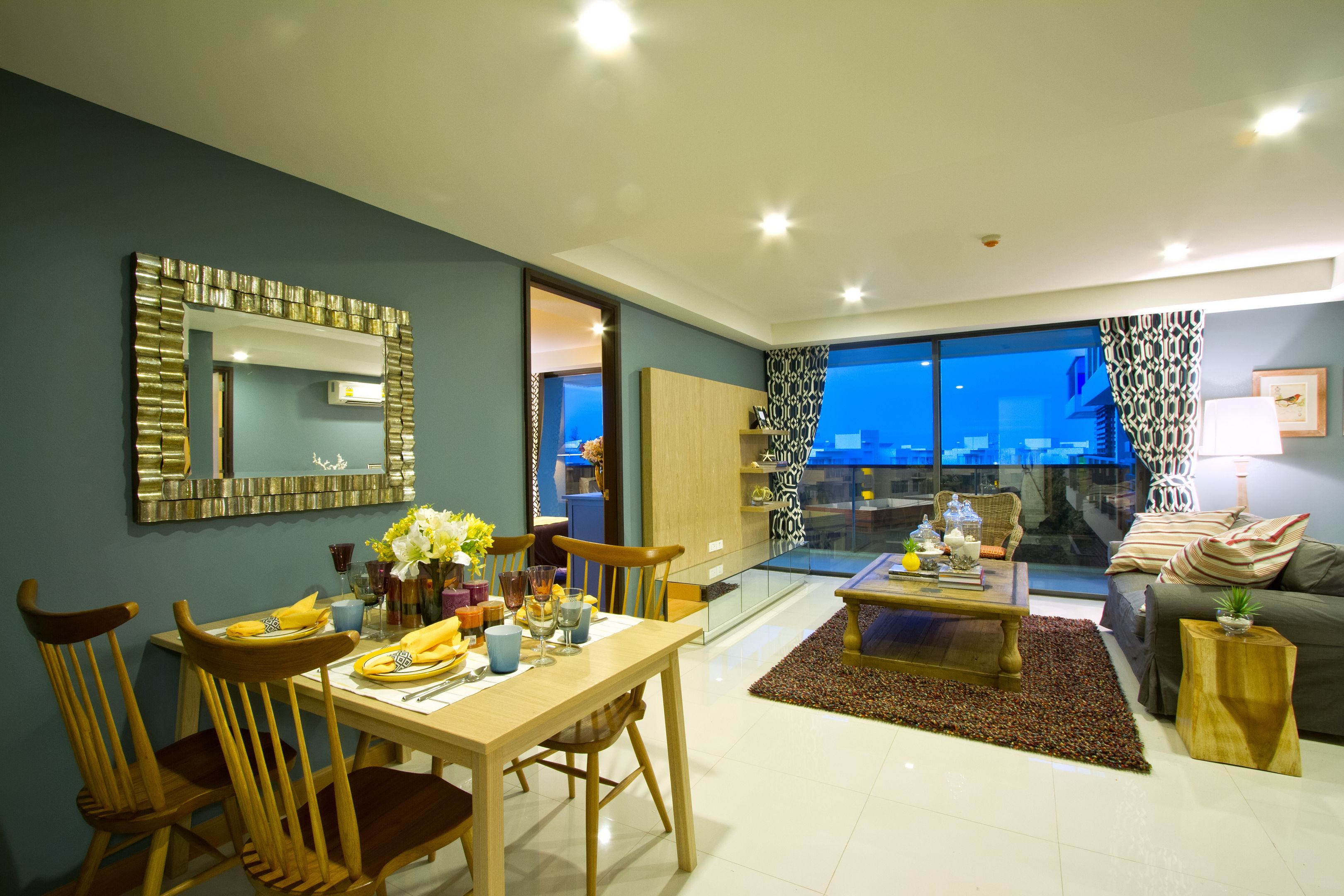 Apartment, 2 Bedrooms, Pool View | Ruang tamu | 40 inci televisyen skrin rata dengan kabel, TV LCD 
