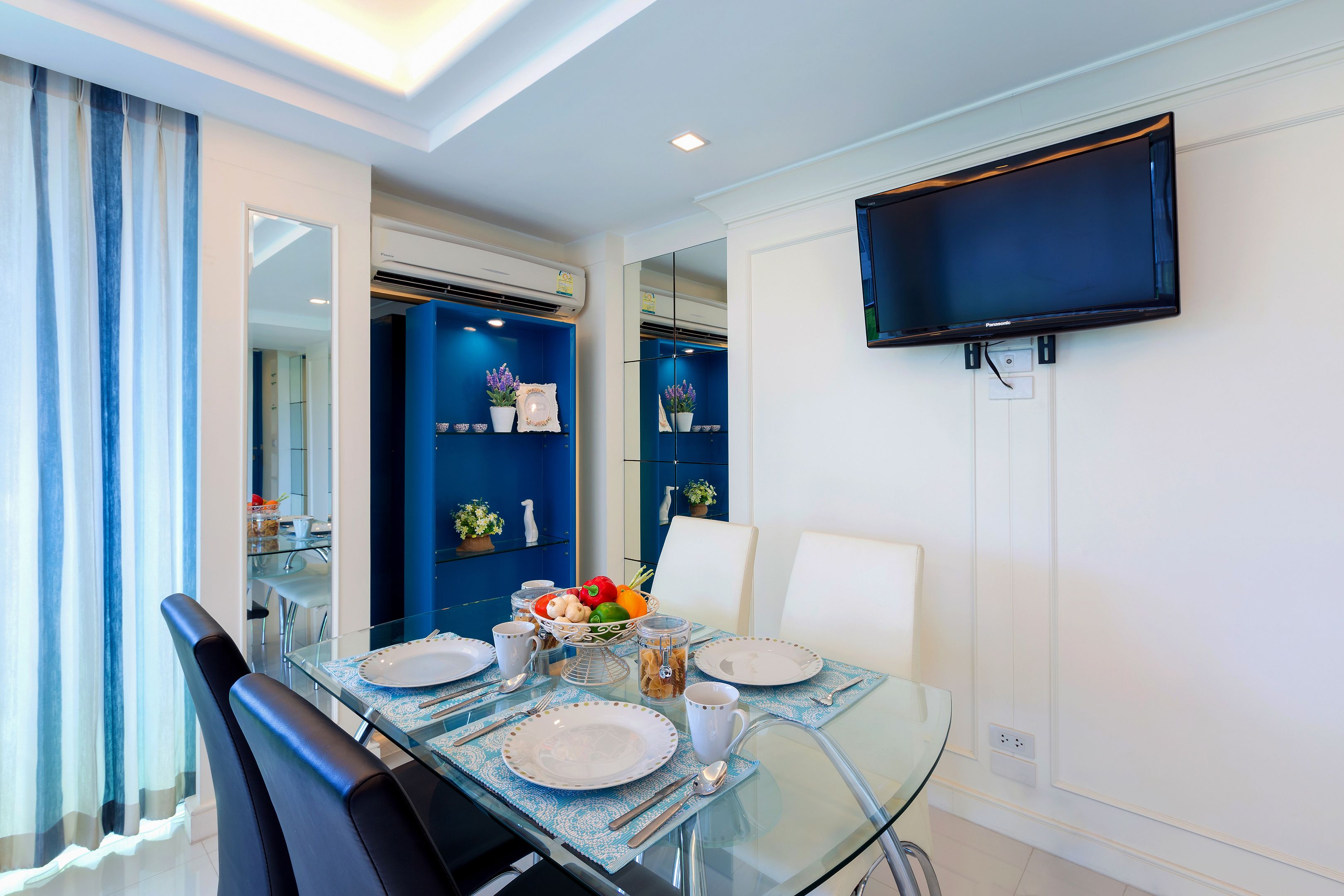 Makan di kamar