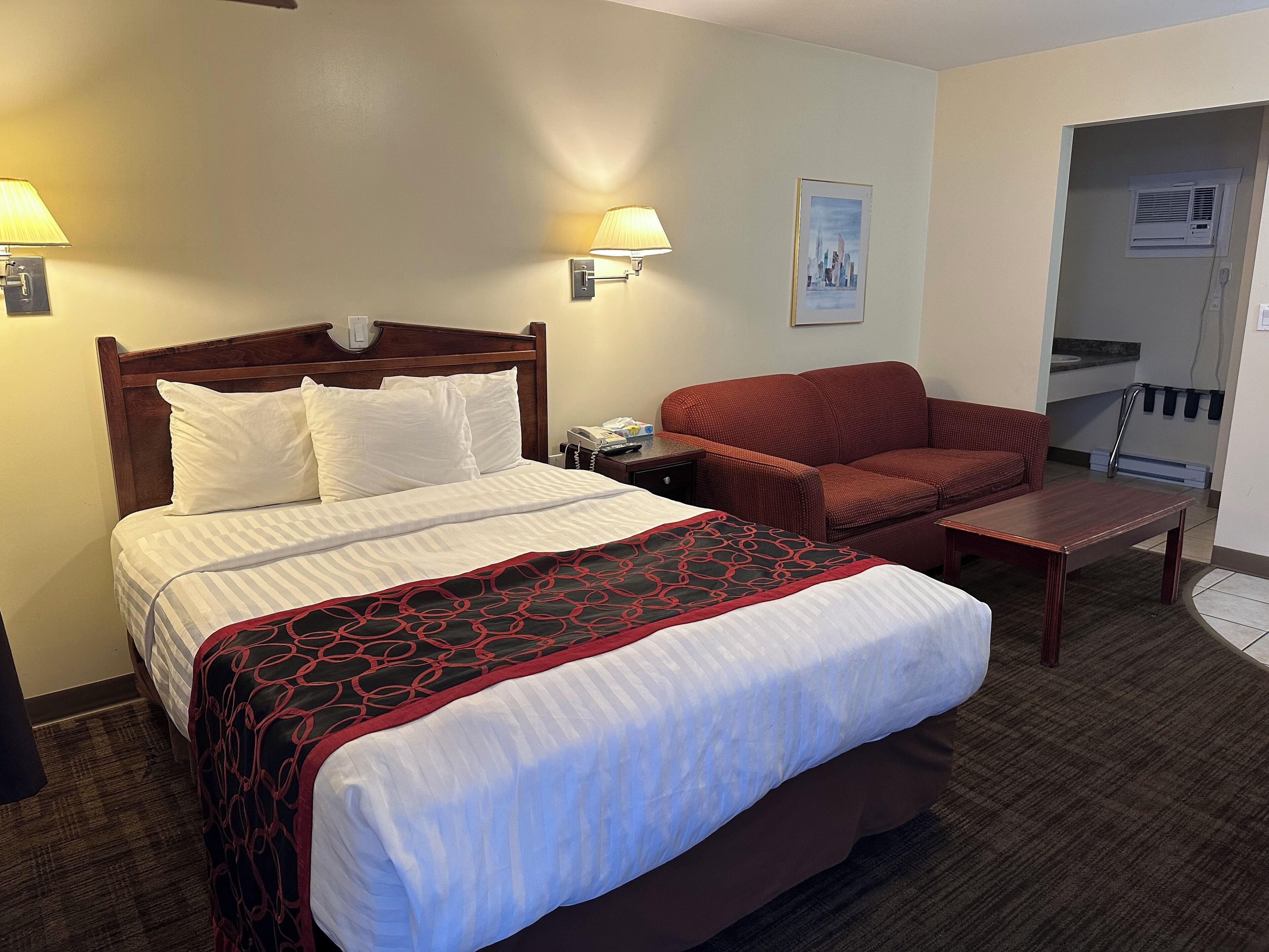 Deluxe Room, 1 Queen Bed, Kitchen, Mountain View | Desk, laptop workspace, blackout drapes, soundproofing