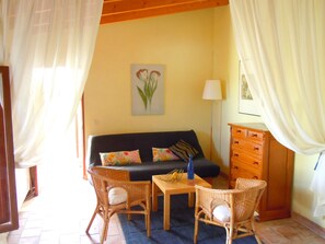 Suite | Living area | Flat-screen TV