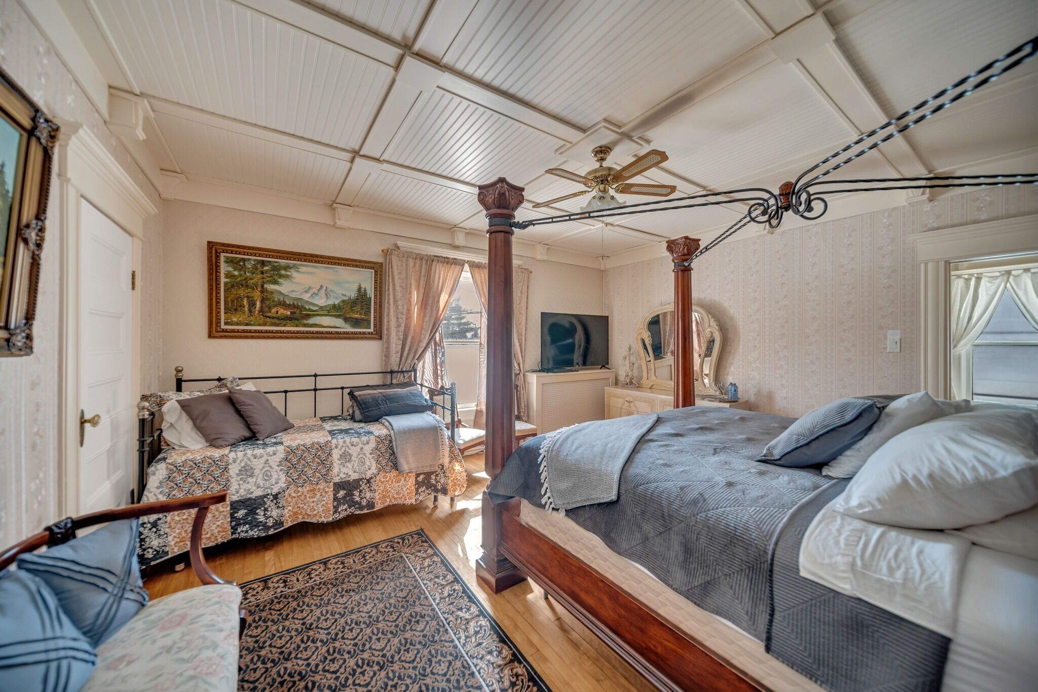 บ้านพักลักซ์ชัวรี่ | ผ้าปูที่นอนฝ้ายอียิปต์, เครื่องนอนระดับพรีเมียม, ผ้านวมขนเป็ด