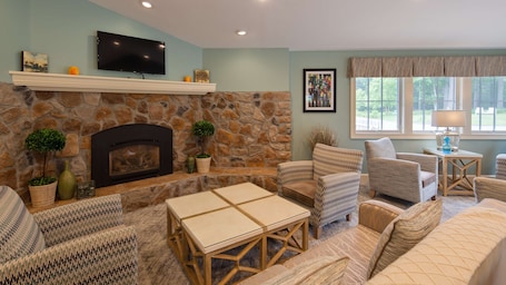 Lobby. Best Western Acadia Park Inn