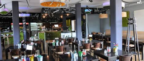 Bar (in der Unterkunft)